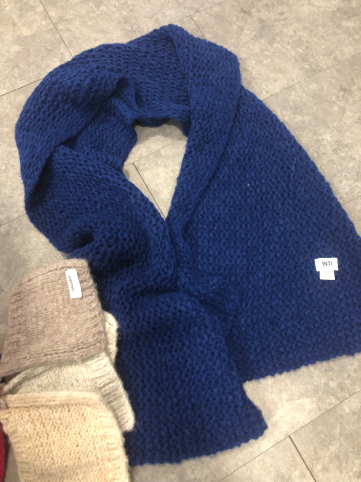 INTI knitwear leichter großer Schal